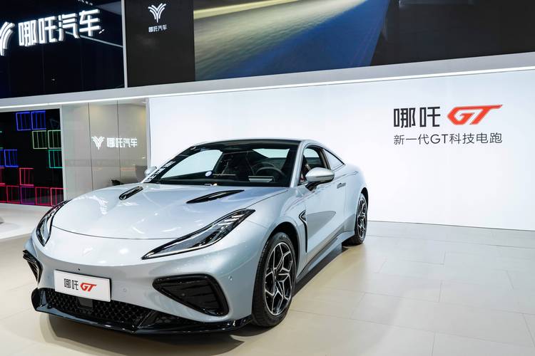 佛山禅城区智扬思企业管理咨询哪吒汽车在智能汽车领域的表现，领途汽车在新能源汽车市场中的影响力